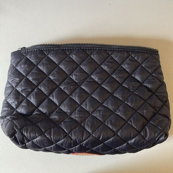 💰SOLD💰NEW MZ Wallace Metro Zoey Cosmetic Pouch - Picture 4 of 5